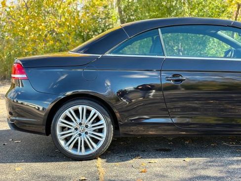 Used 2013 Volkswagen Eos FWD image 16