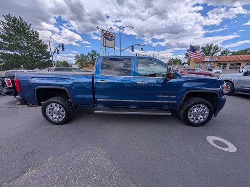 Used 2017 GMC Sierra 2500 Denali AWD/4WD image 9