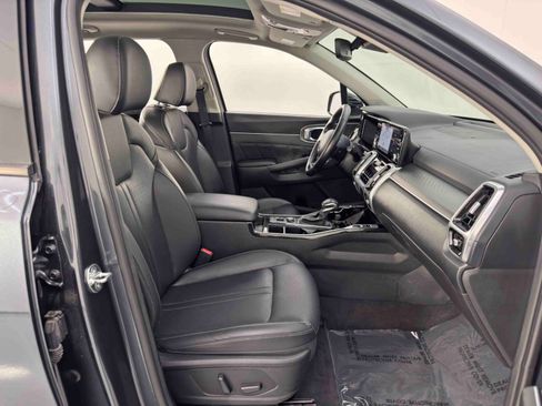 Used 2023 Kia Sorento SX image 15