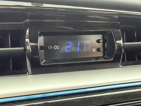 Used 2016 Toyota Corolla S image 38