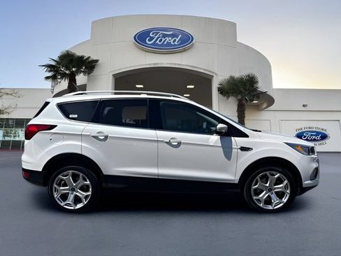 Certified 2019 Ford Escape Titanium AWD/4WD image 5