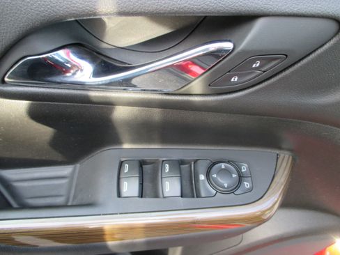 Used 2023 GMC Acadia SLE w/ Elevation Edition AWD/4WD image 13