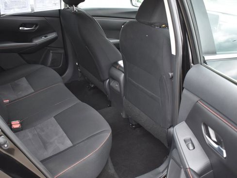 Used 2025 Nissan Sentra SR FWD image 17