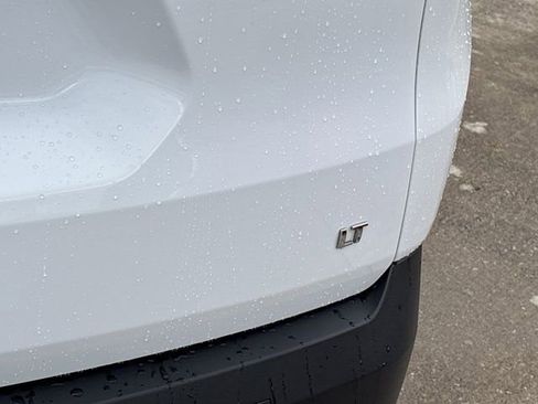 Used 2022 Chevrolet Traverse LT image 7