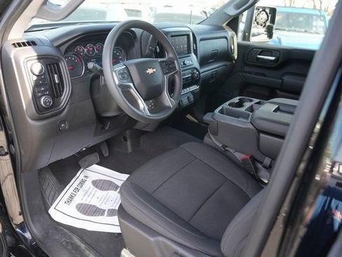 Used 2023 Chevrolet Silverado 2500 Custom w/ Custom Value Package image 8