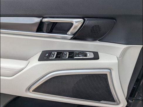 Used 2024 Kia Telluride S FWD image 21