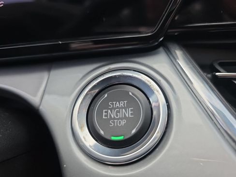 Used 2025 Chevrolet Trax LT FWD image 22