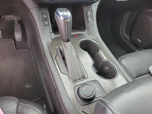 Used 2017 GMC Acadia SLT FWD image 16