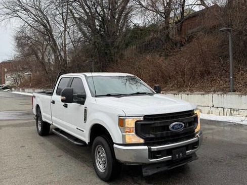 Used 2022 Ford F250 XL w/ Power Equipment Group image 2