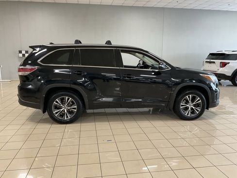 Used 2016 Toyota Highlander XLE image 6