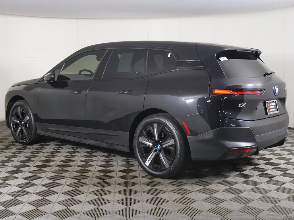 Used 2024 BMW iX xDrive50 AWD/4WD image 12