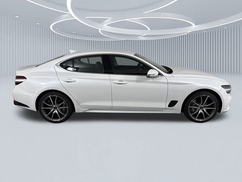 New 2025 Genesis G70 2.5T image 2