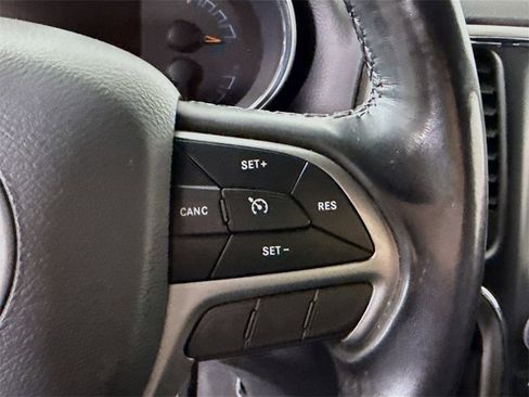 Used 2021 Jeep Grand Cherokee Laredo image 21