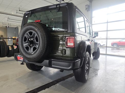 Used 2022 Jeep Wrangler Unlimited Sport image 15