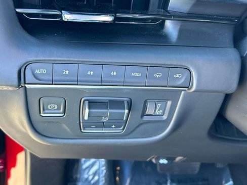 Used 2022 Cadillac Escalade ESV Sport Platinum w/ LPO, ONYX Package image 38