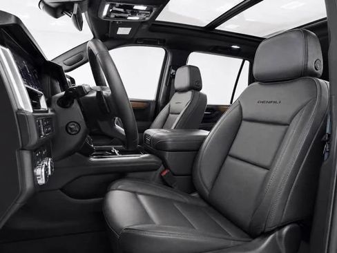 Used 2026 GMC Yukon Denali w/ Sun & Power Step Package AWD/4WD image 12