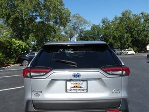 Used 2019 Toyota RAV4 XLE AWD/4WD image 9