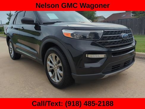 Used 2021 Ford Explorer XLT w/ Equipment Group 202A AWD/4WD image 5