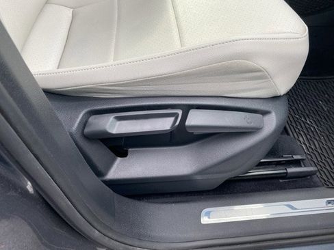 Used 2021 Volkswagen Tiguan SE R-Line image 30