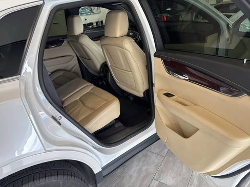 Used 2017 Cadillac XT5 Luxury AWD/4WD image 22