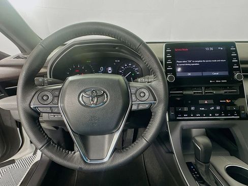 Used 2022 Toyota Avalon XLE image 11