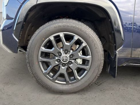 Used 2024 Toyota Tundra Platinum AWD/4WD image 9