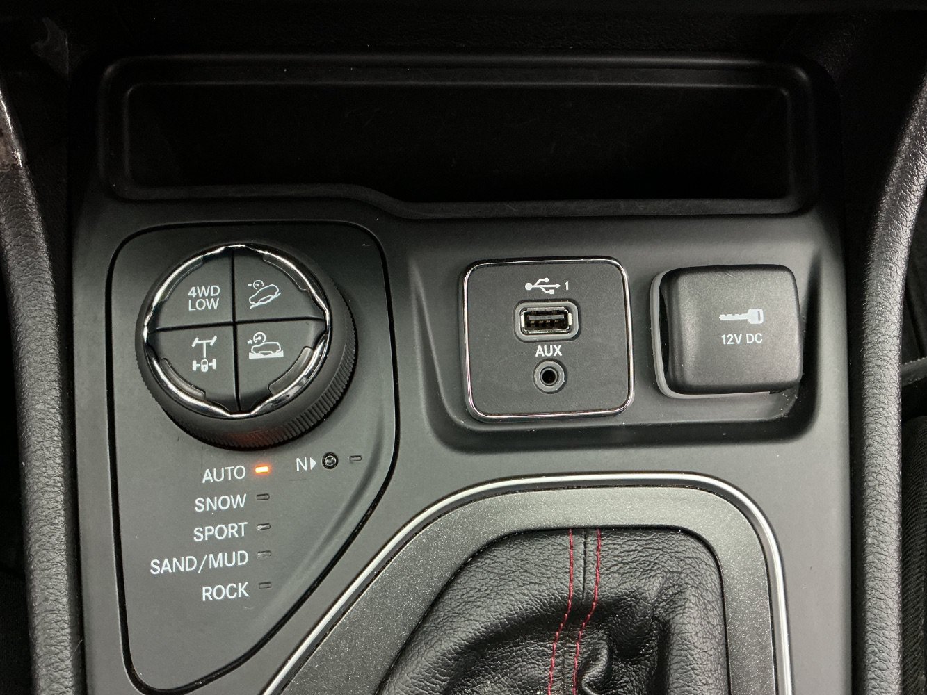 Used 2021 Jeep Cherokee Trailhawk w/ Premium Leather Package AWD/4WD image 36