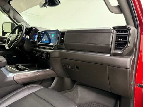Used 2024 Chevrolet Silverado 2500 LTZ w/ LTZ Plus Package image 33