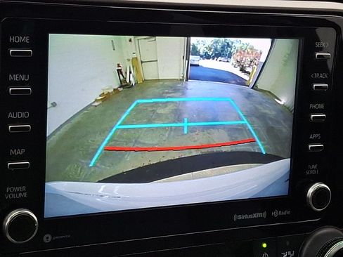 Certified 2020 Toyota Highlander XLE AWD/4WD image 19