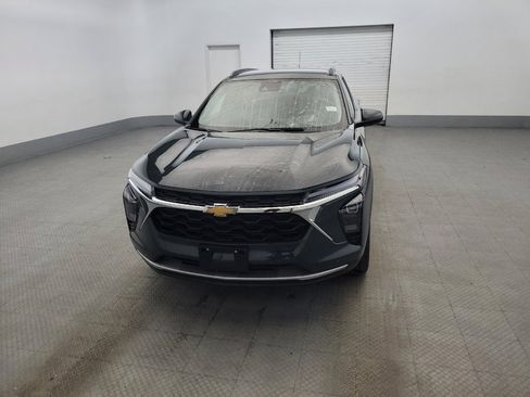 Used 2025 Chevrolet Trax LT FWD image 15