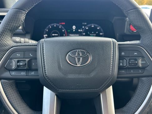 New 2025 Toyota Tacoma TRD Off-Road image 20