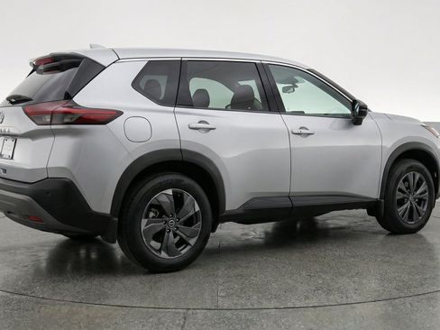Used 2025 Nissan Rogue SV AWD/4WD image 9