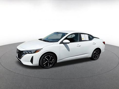 Used 2025 Nissan Sentra SV FWD image 8