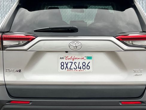 Certified 2021 Toyota RAV4 XLE w/ XLE Grade Weather Package AWD/4WD image 22