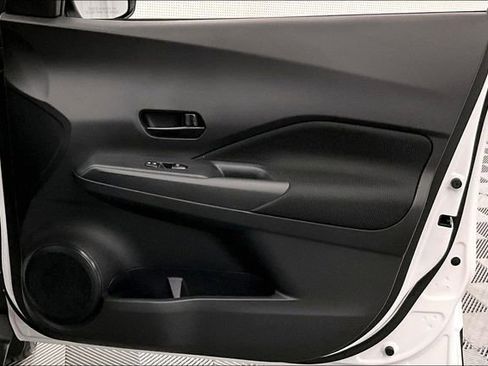New 2025 Nissan Kicks Play S image 33