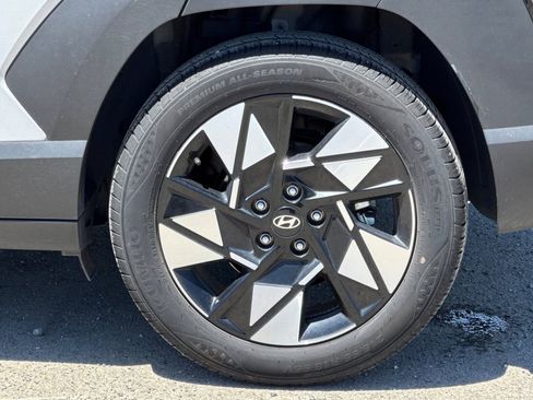 Used 2025 Hyundai Kona SEL FWD image 32