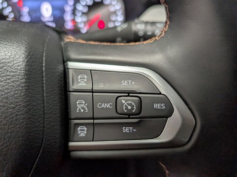 Used 2022 Jeep Compass Limited image 16