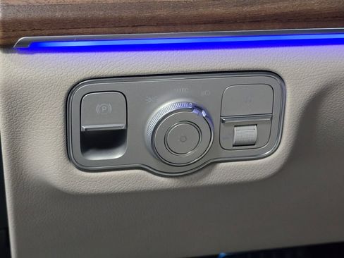 New 2026 Mercedes-Benz GLS 450 4MATIC image 25