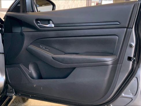 Used 2024 Nissan Altima 2.5 SV w/ SV Premium Package image 23