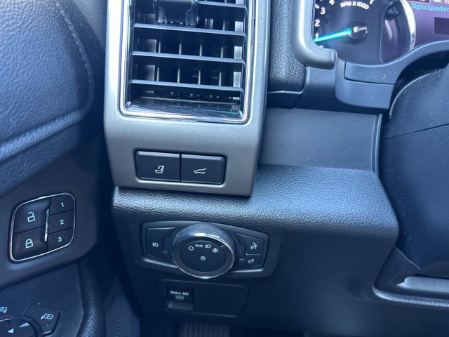 Used 2020 Ford Expedition Max XLT w/ Equipment Group 202A AWD/4WD image 29