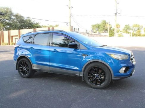 Used 2017 Ford Escape SE w/ Equipment Group 201A FWD image 14