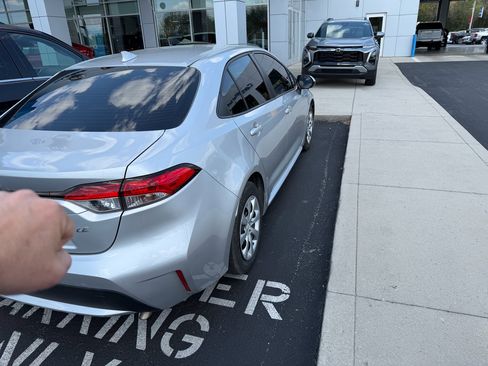 Used 2021 Toyota Corolla LE image 5