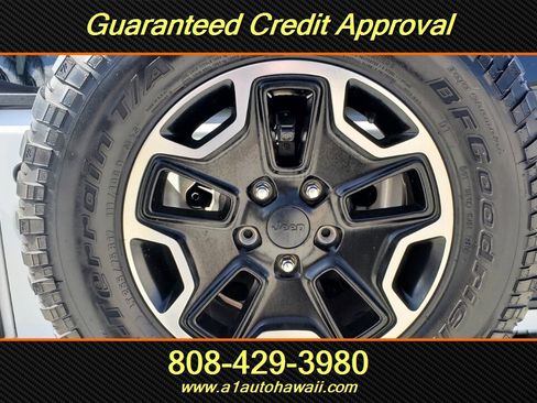 Used 2017 Jeep Wrangler Unlimited Rubicon AWD/4WD image 16