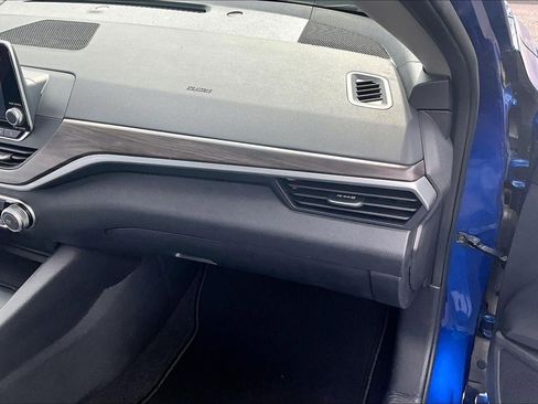 Used 2025 Nissan Altima 2.5 SV FWD image 17