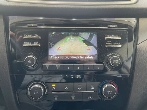 Used 2015 Nissan Rogue S FWD image 15