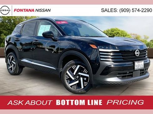 Used 2026 Nissan Kicks SV FWD image 1