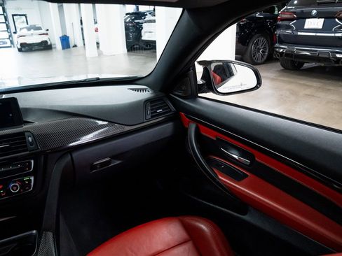 Used 2015 BMW M4 image 11