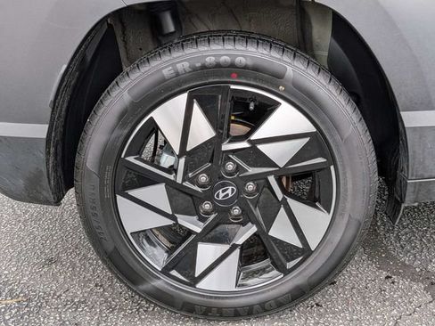 Used 2024 Hyundai Kona SEL FWD image 12