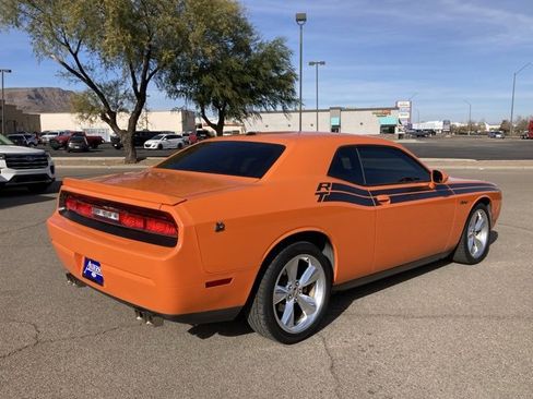 Used 2014 Dodge Challenger R/T image 5