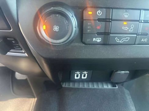 Used 2019 Ford F150 XLT w/ Equipment Group 302A Luxury AWD/4WD image 11